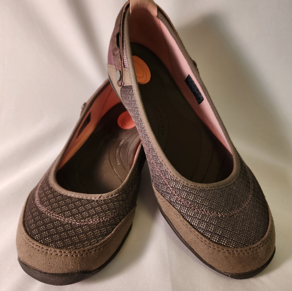 Teva Niyama Mary Jane Flats Brown, Peach 1003976 Women's 8.5M. Like New.